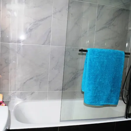 Blue Breeze Luxury Apartment *